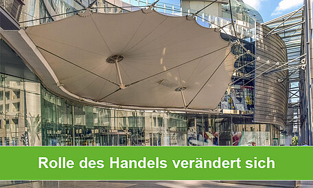 Ein Ladengeschäft mit vielen Fenstern